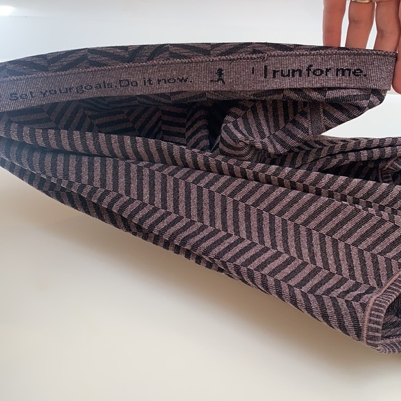 Lululemon size 6 tank - Picture 8 of 8